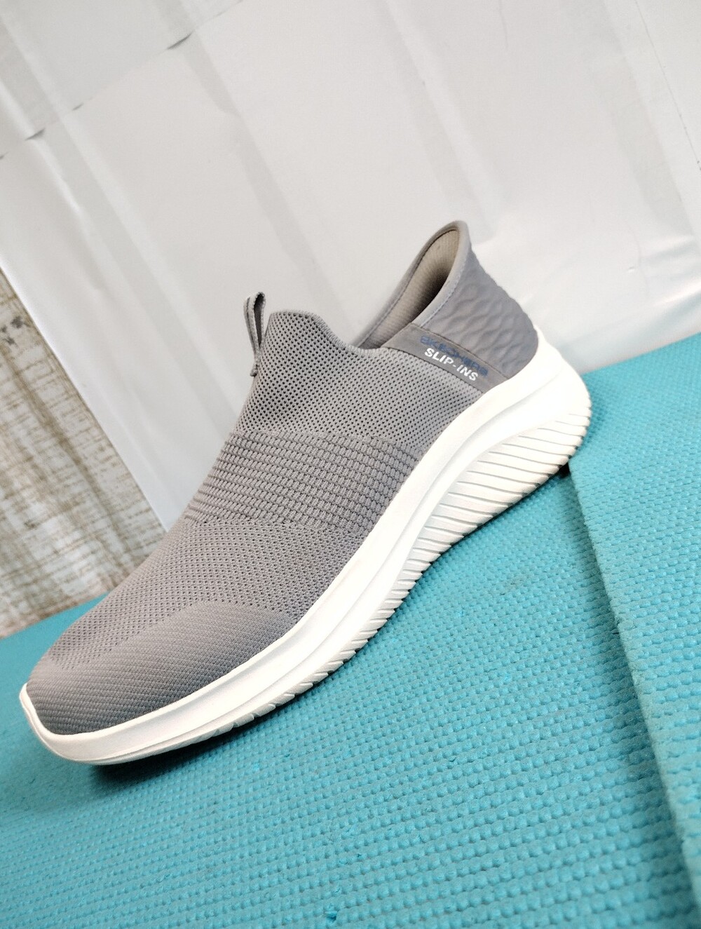 MEN'S SKECHERS WIDE FIT SLIP-INS ULTRA FLEX SLIP-ON GRAY SHOES - SIZE 11 WIDE
